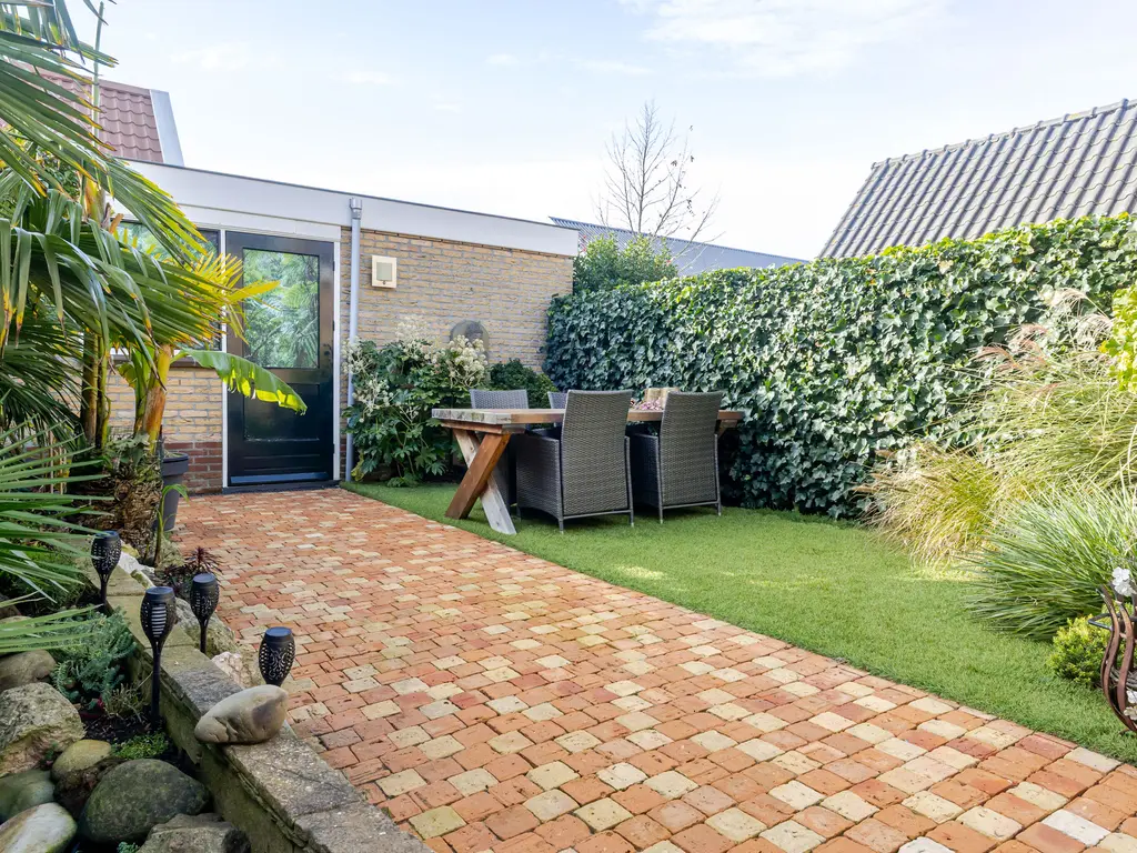 Dirk Hulstweg 4, Oosterblokker