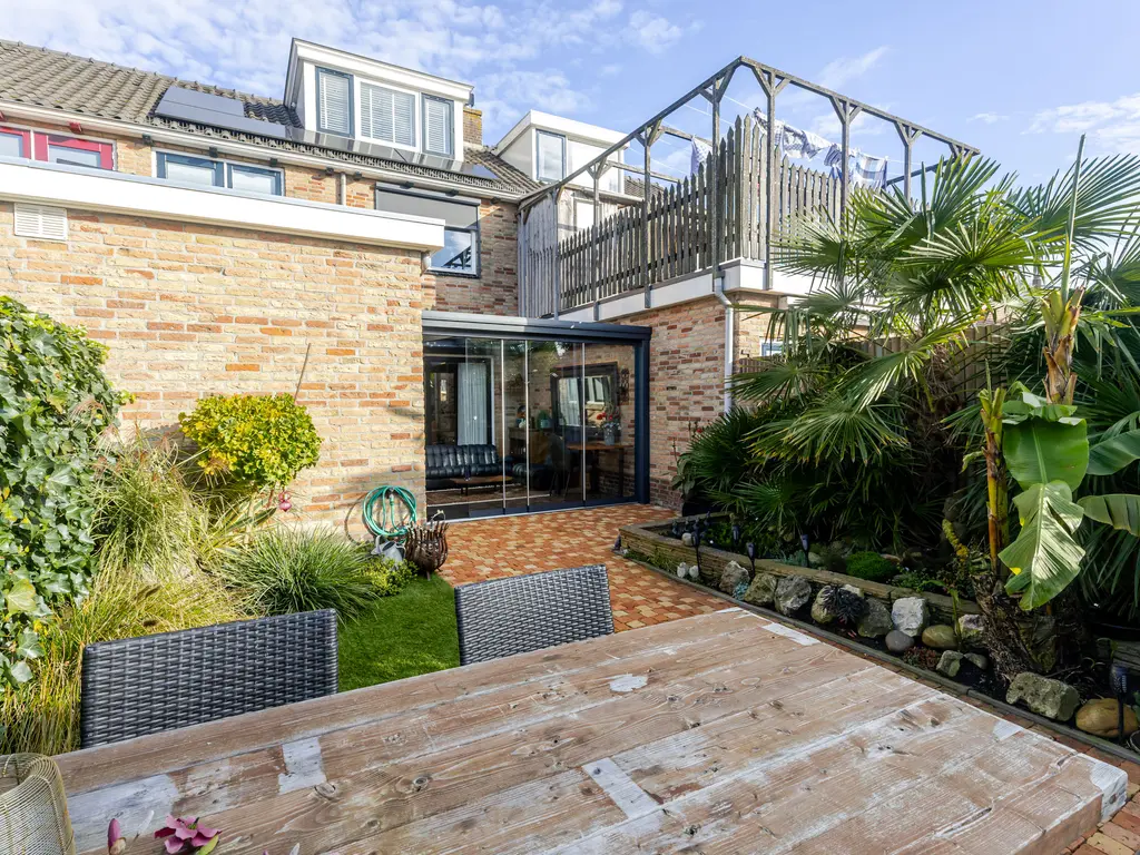 Dirk Hulstweg 4, Oosterblokker