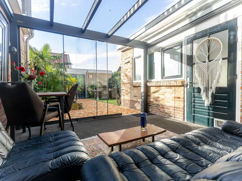 Dirk Hulstweg 4, Oosterblokker