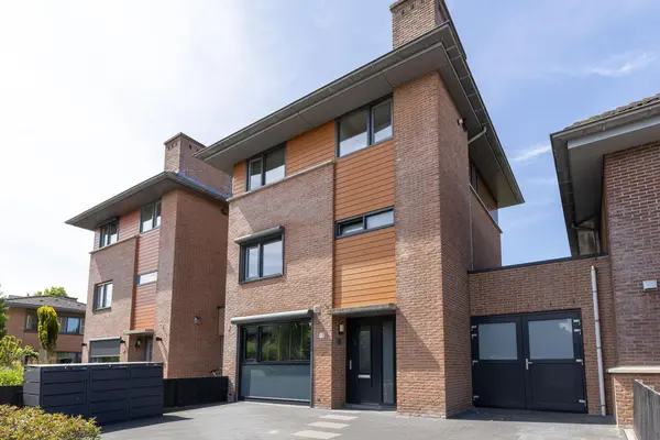 John Raedeckerhof 13