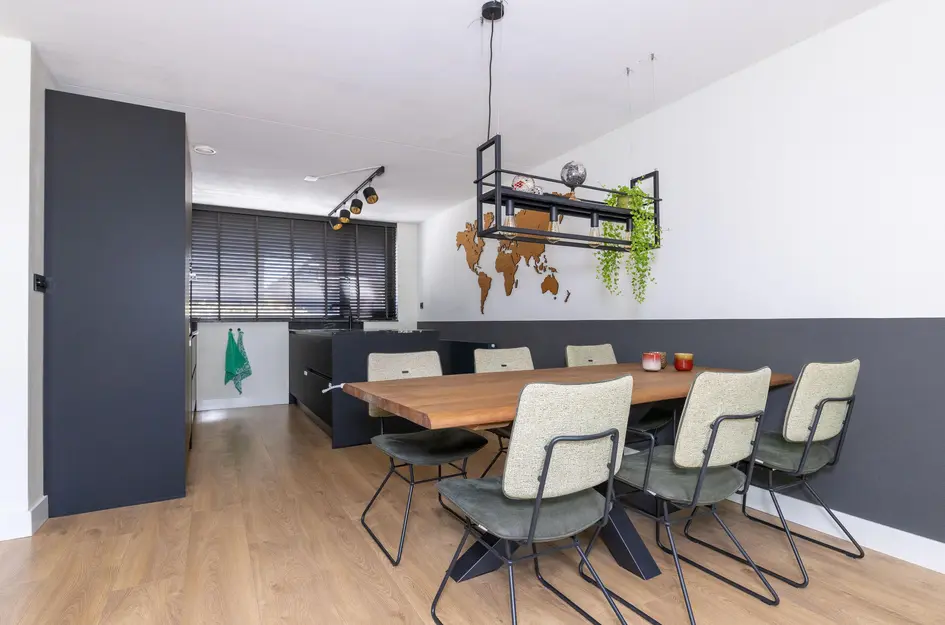 John Raedeckerhof 13