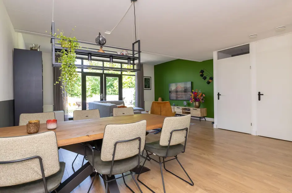 John Raedeckerhof 13