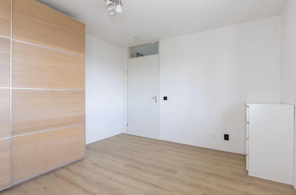 John Raedeckerhof 13