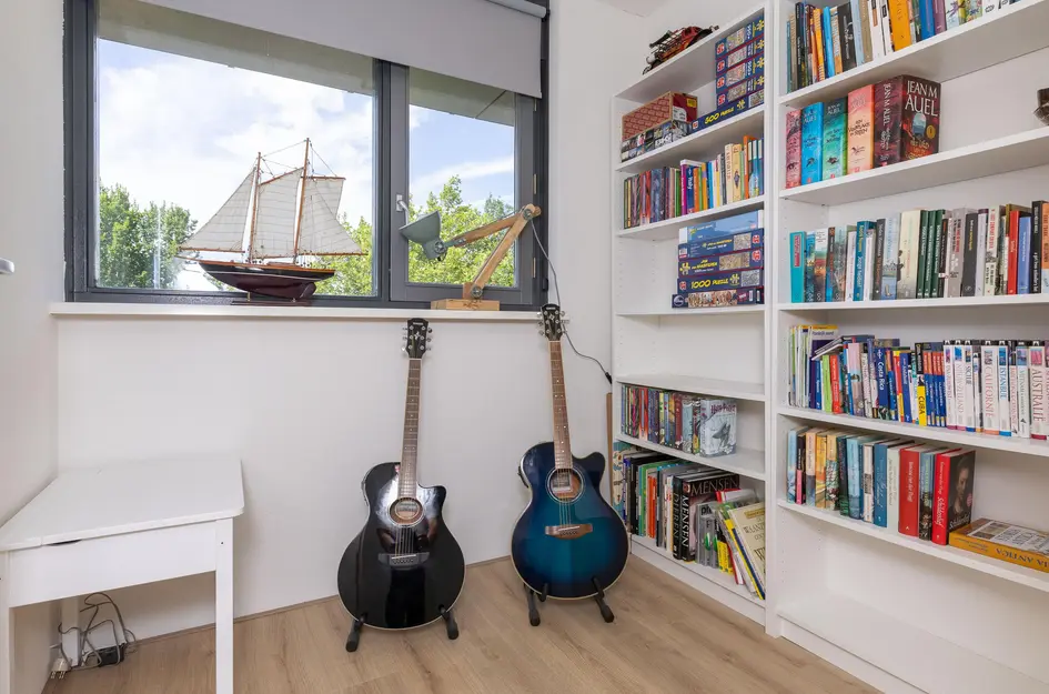 John Raedeckerhof 13