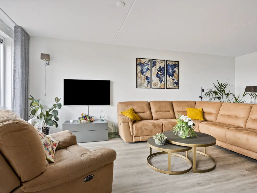 Jan Doustraat 72, ZWAAG