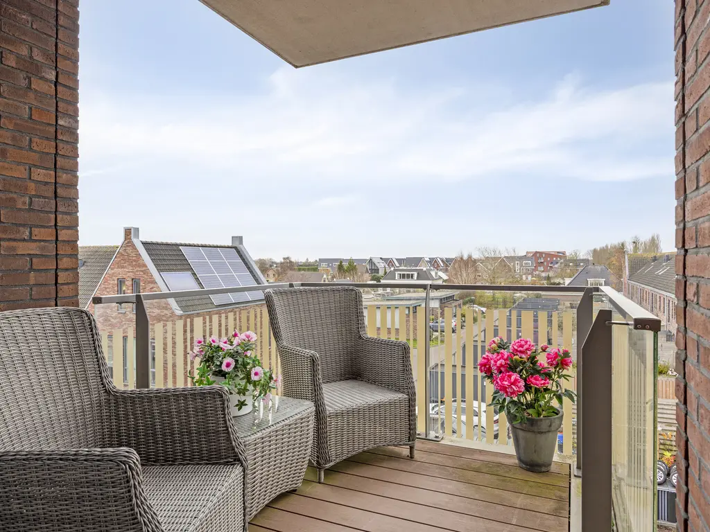 Jan Doustraat 72, ZWAAG