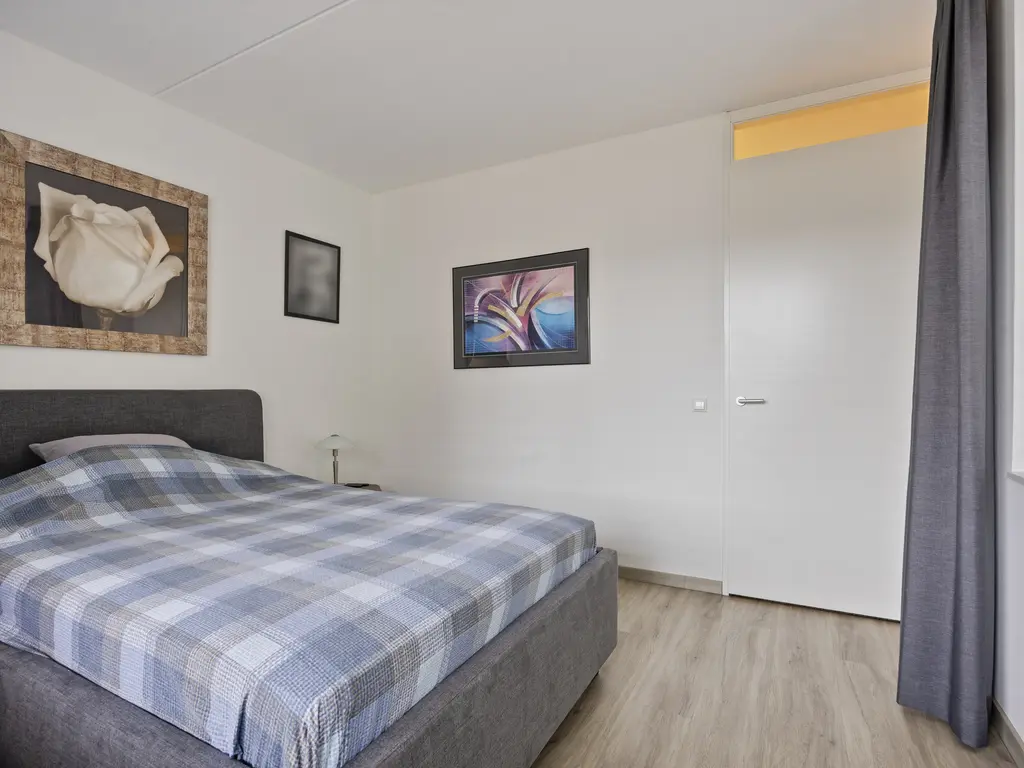 Jan Doustraat 72, ZWAAG