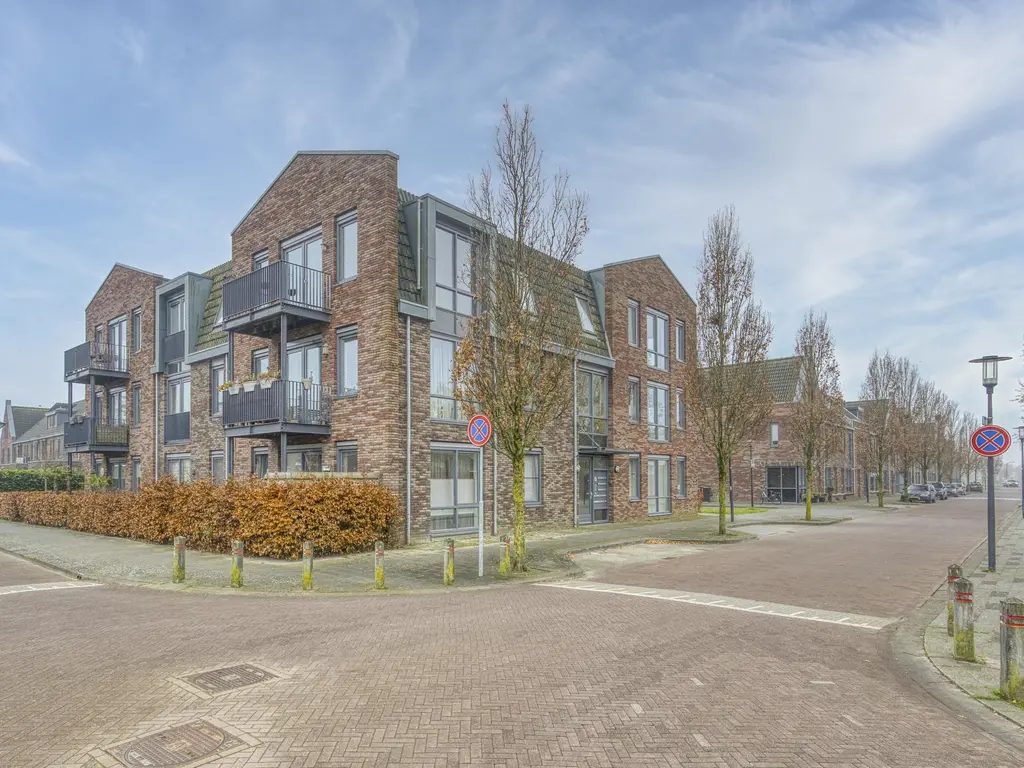 Jan Doustraat 22, ZWAAG