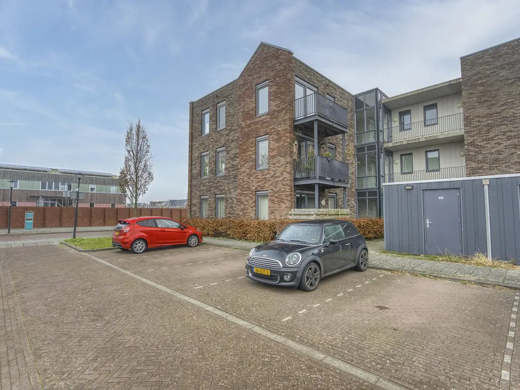 Jan Doustraat 22, ZWAAG