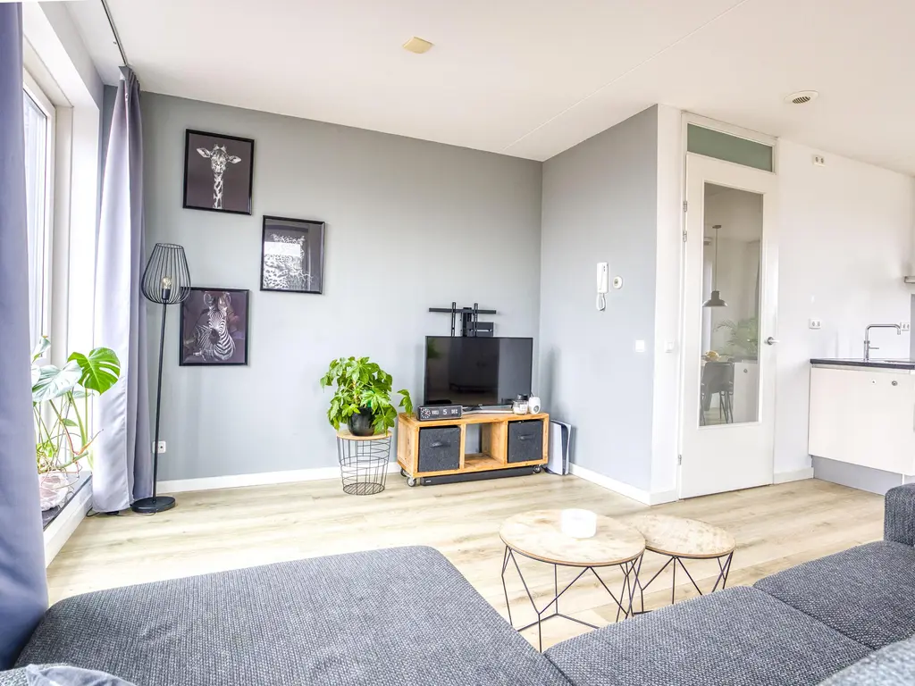 Jan Doustraat 22, ZWAAG