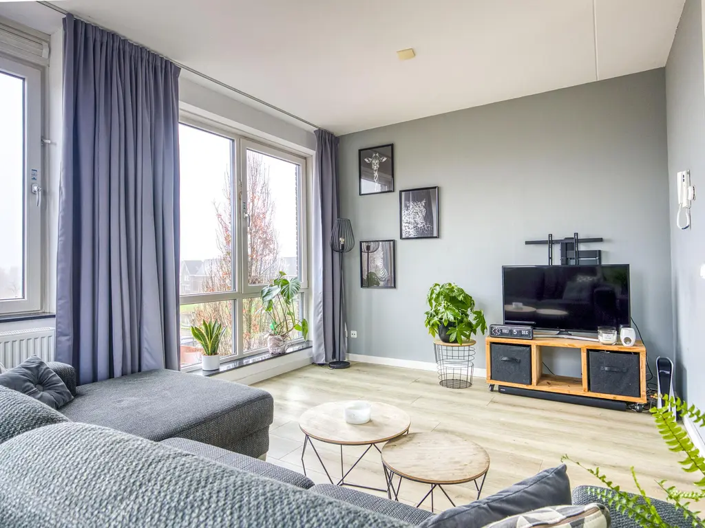 Jan Doustraat 22, ZWAAG