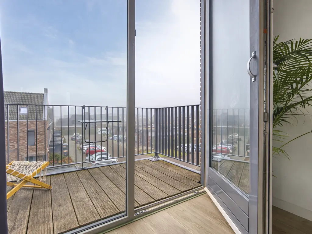 Jan Doustraat 22, ZWAAG