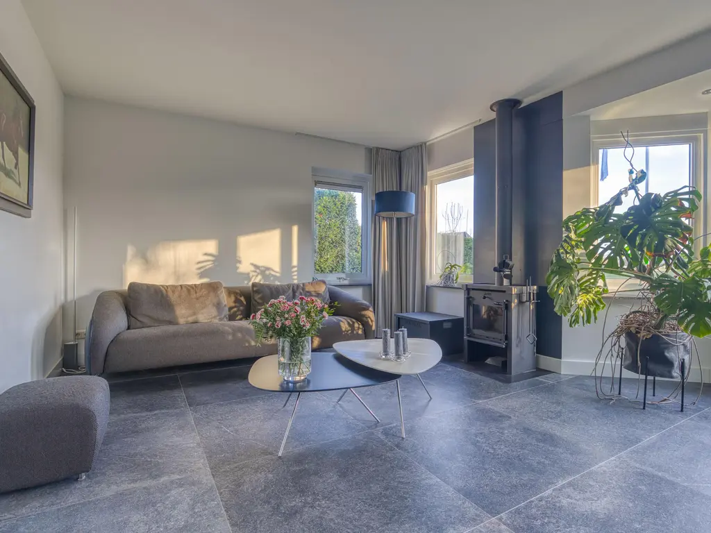 Koewijzend 43A, ZWAAG