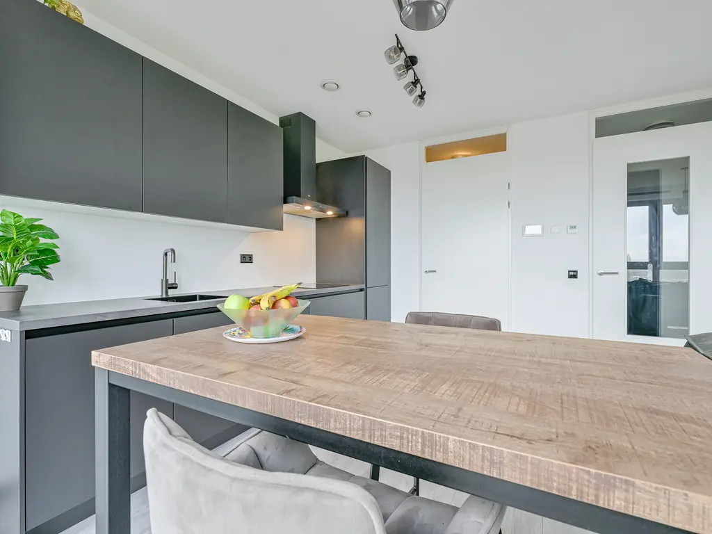 Lapis Lazuli 160, HEERHUGOWAARD