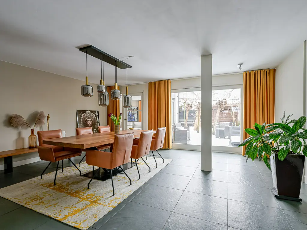 Zwarte Dolfijn 27, HEERHUGOWAARD