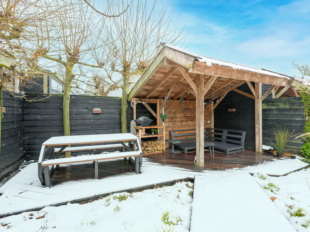 Zwarte Dolfijn 27, HEERHUGOWAARD