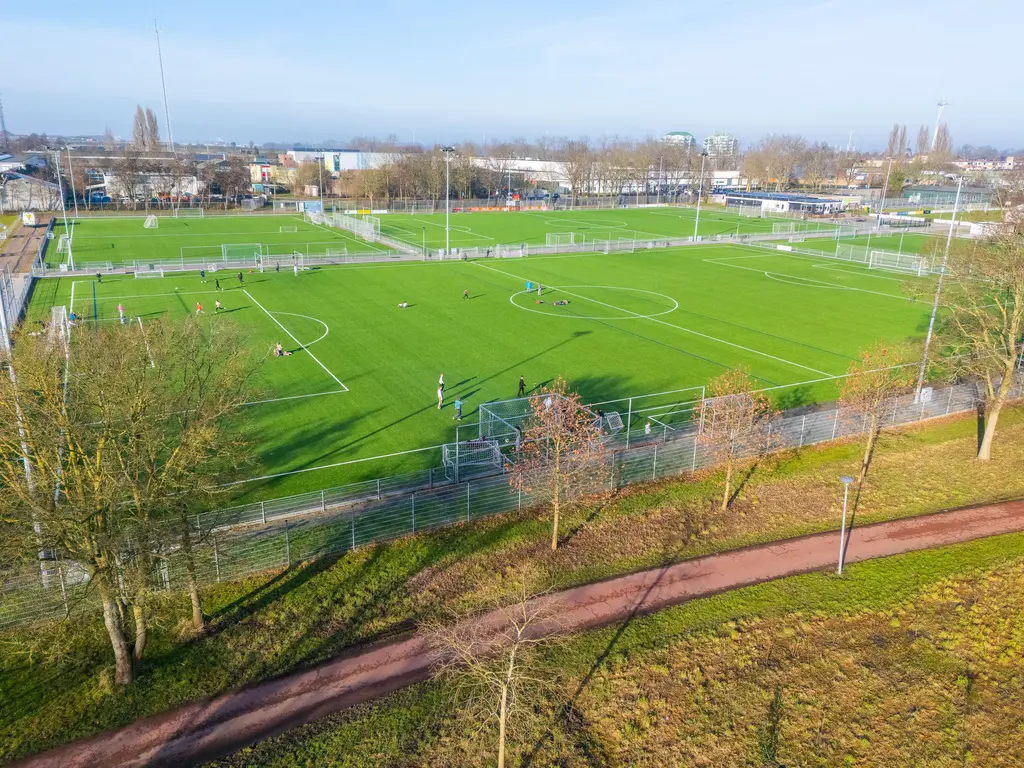 Optimist 10, MEDEMBLIK