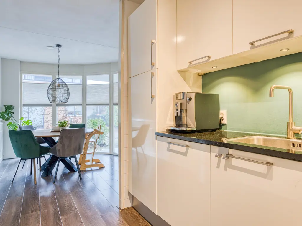 Robert Stolzhof 187, HOORN