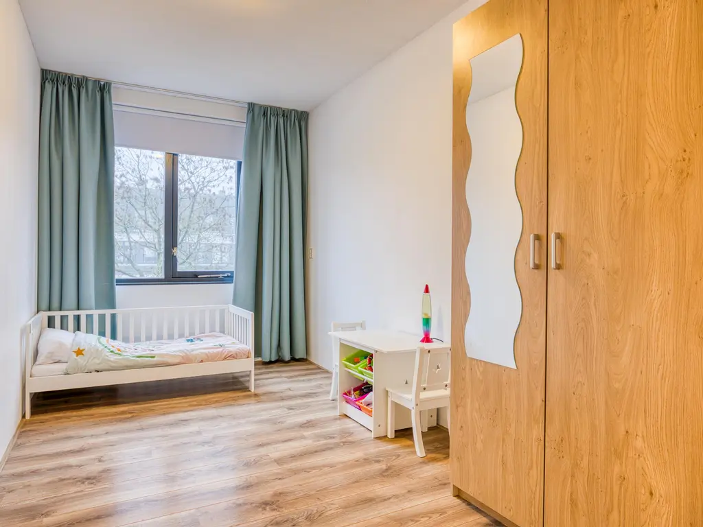 Robert Stolzhof 187, HOORN