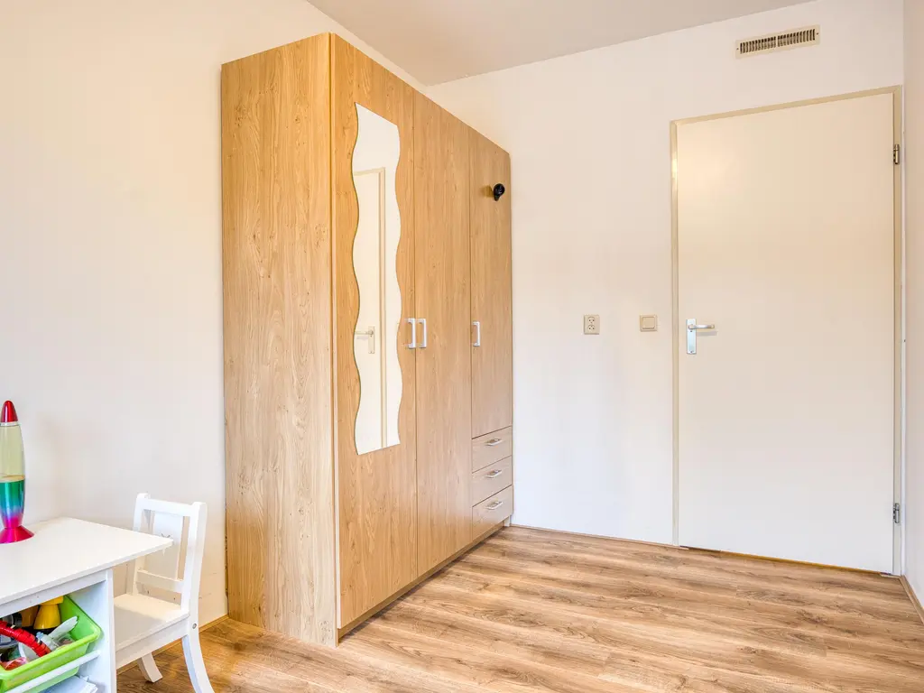 Robert Stolzhof 187, HOORN