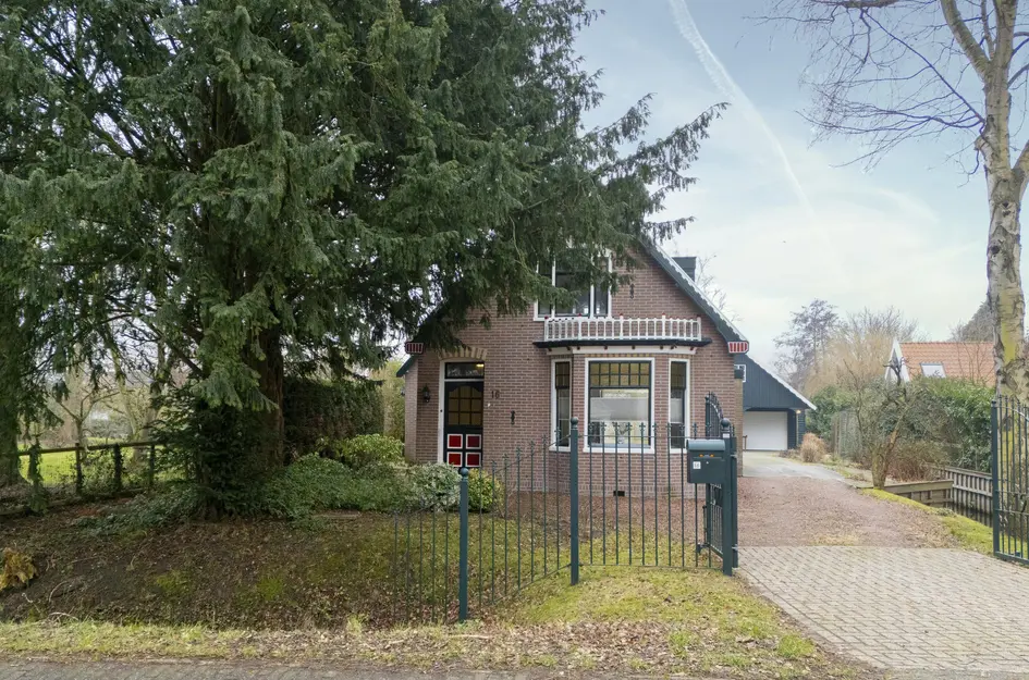 Dorpsstraat 16