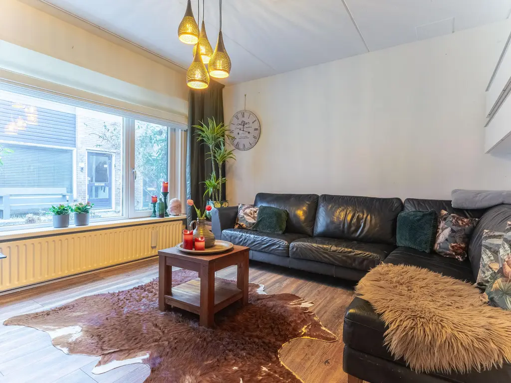 Ridderspoor 33, ZWAAG