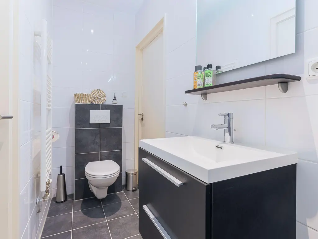 Pieter Wariuslaan 68, MIDWOUD