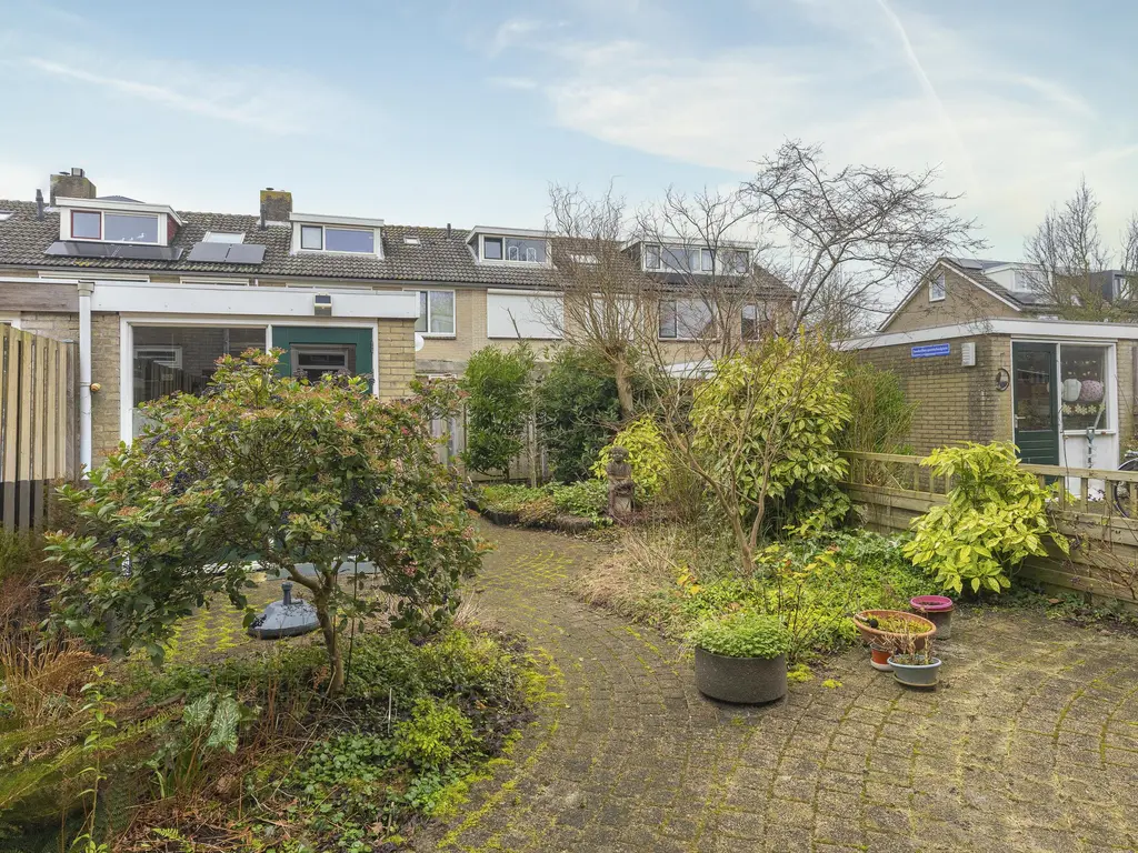 Bessegaard 15, ZWAAG