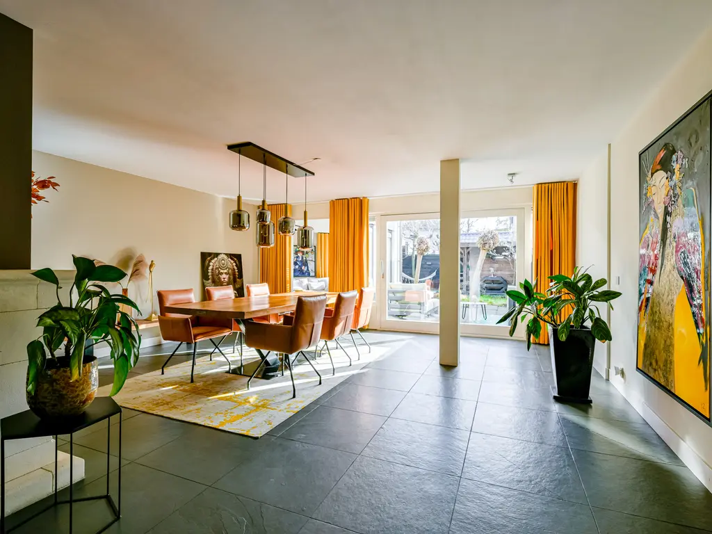 Zwarte Dolfijn 27, Heerhugowaard