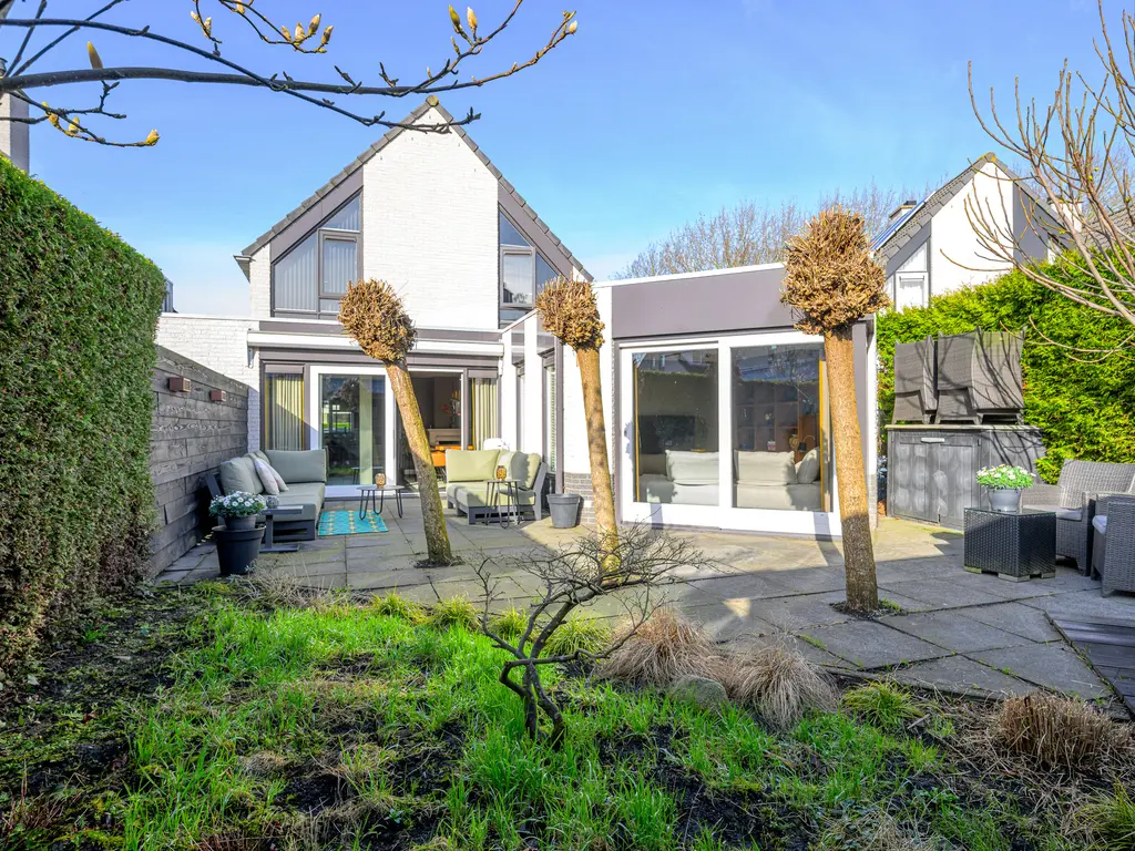 Zwarte Dolfijn 27, Heerhugowaard