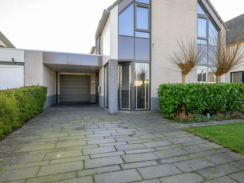 Zwarte Dolfijn 27, Heerhugowaard