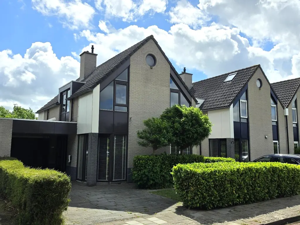 Zwarte Dolfijn 27, HEERHUGOWAARD