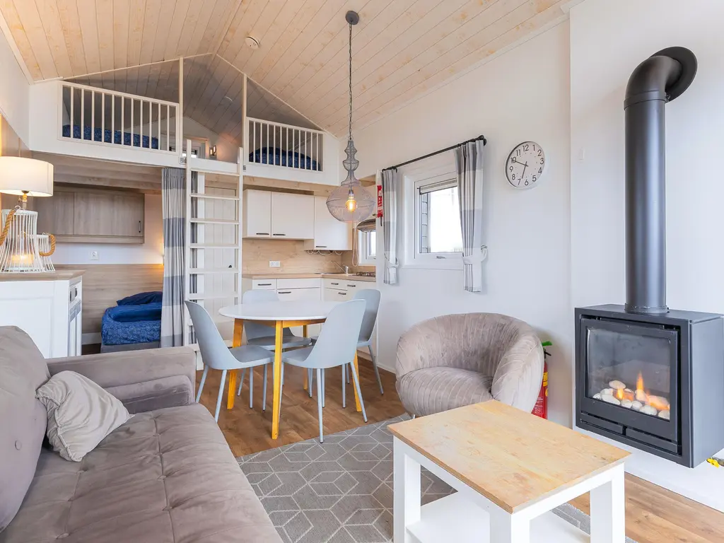 Zuiderdijk 1b 075, BOVENKARSPEL