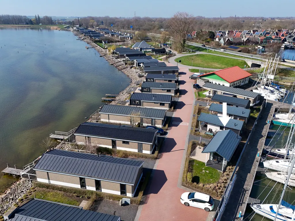 Zuiderdijk 1b 075, BOVENKARSPEL