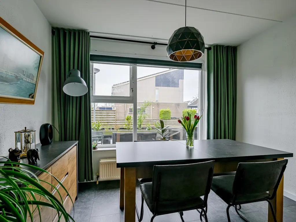 Populierenstraat 55, Winkel