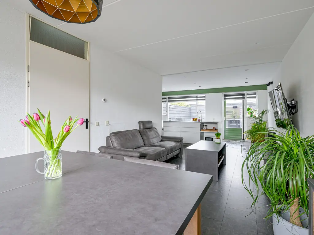 Populierenstraat 55, Winkel