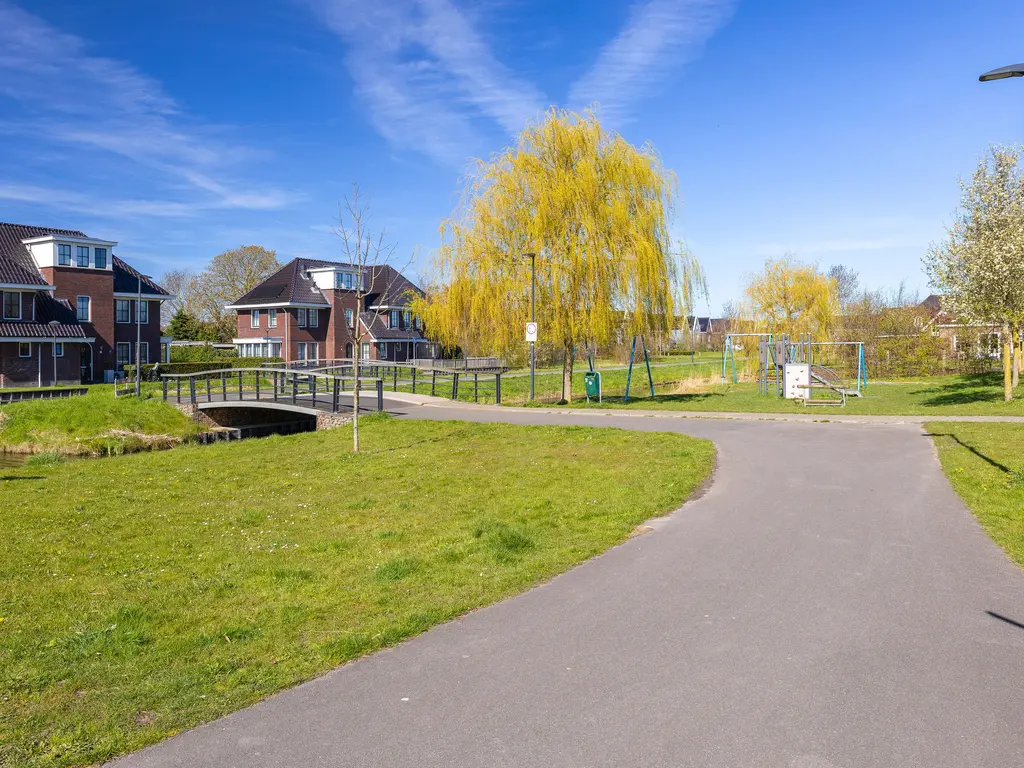 Albert van Damstraat 16, ZWAAG