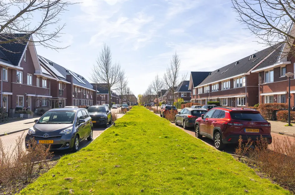 Albert van Damstraat 16