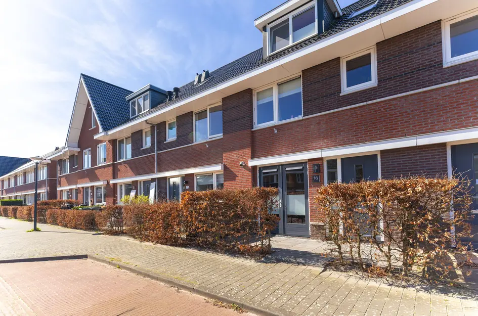 Albert van Damstraat 16