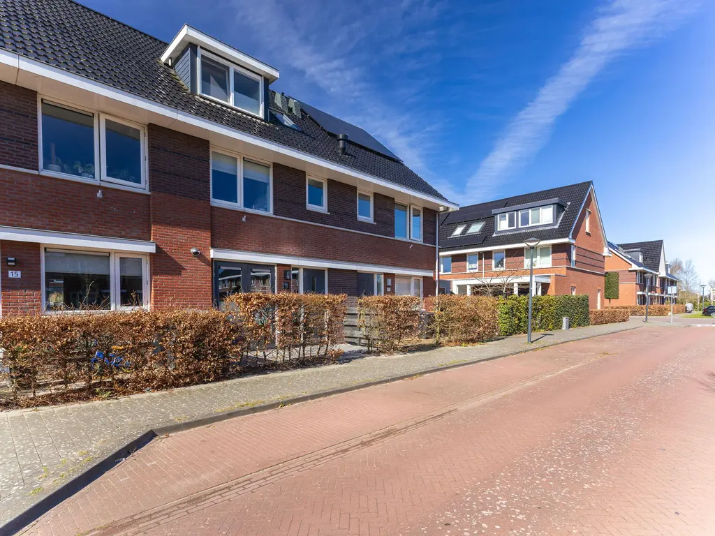 Albert van Damstraat 16, ZWAAG