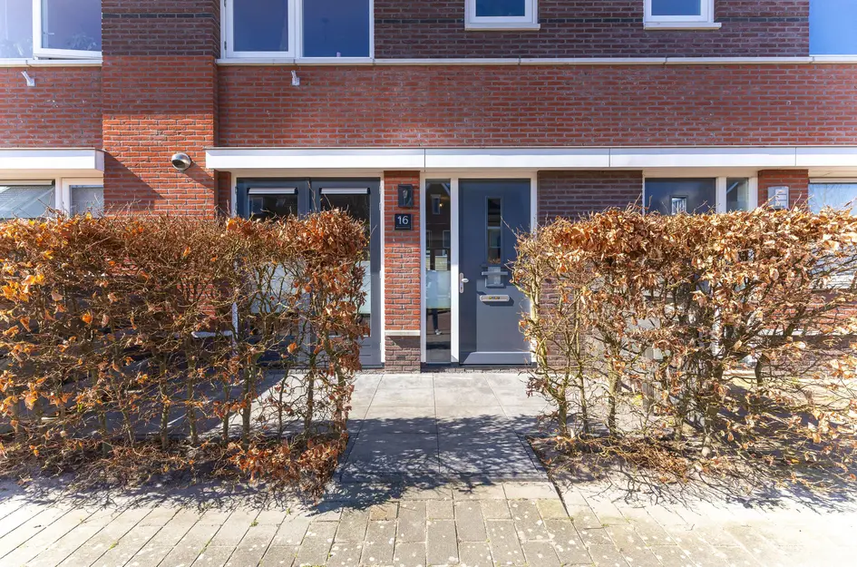 Albert van Damstraat 16