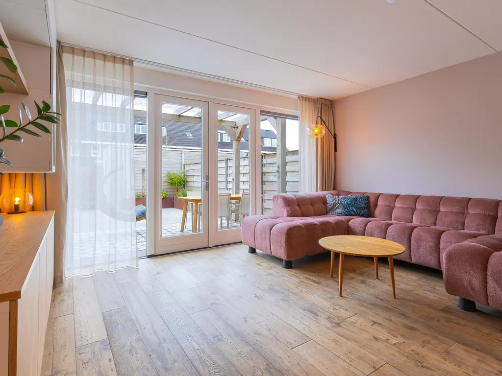 Albert van Damstraat 16, ZWAAG