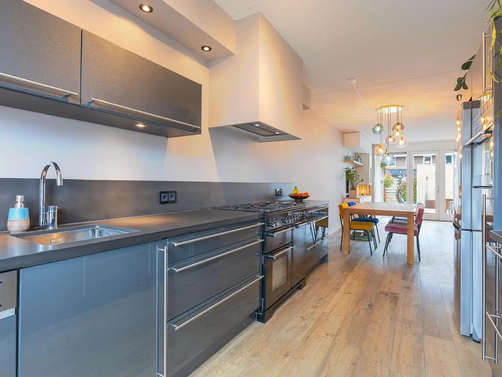 Albert van Damstraat 16, ZWAAG