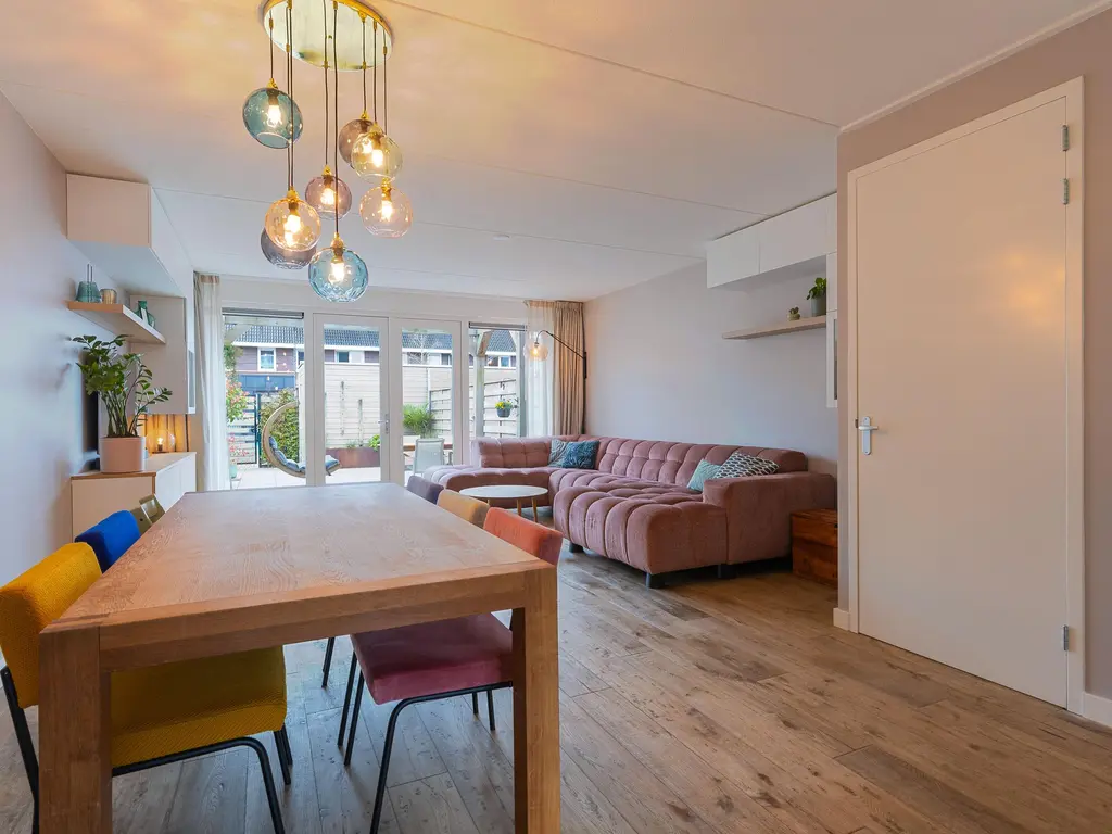 Albert van Damstraat 16, ZWAAG