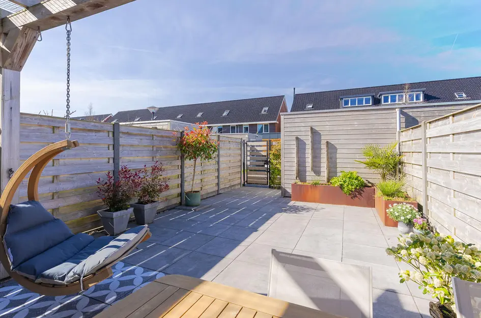 Albert van Damstraat 16