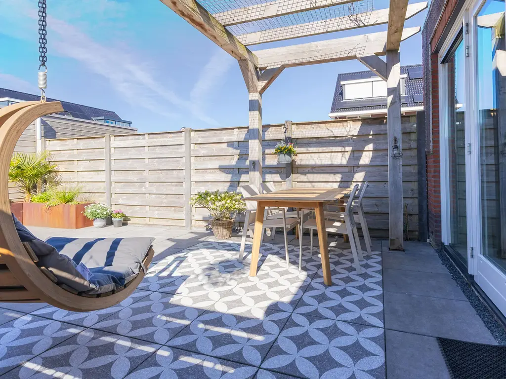 Albert van Damstraat 16, ZWAAG