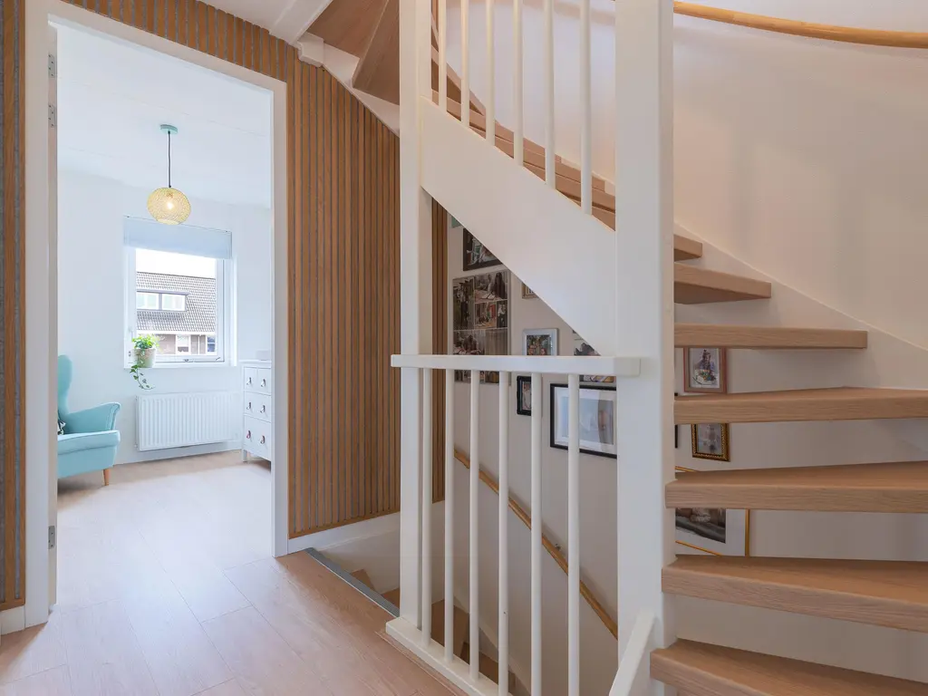 Albert van Damstraat 16, ZWAAG