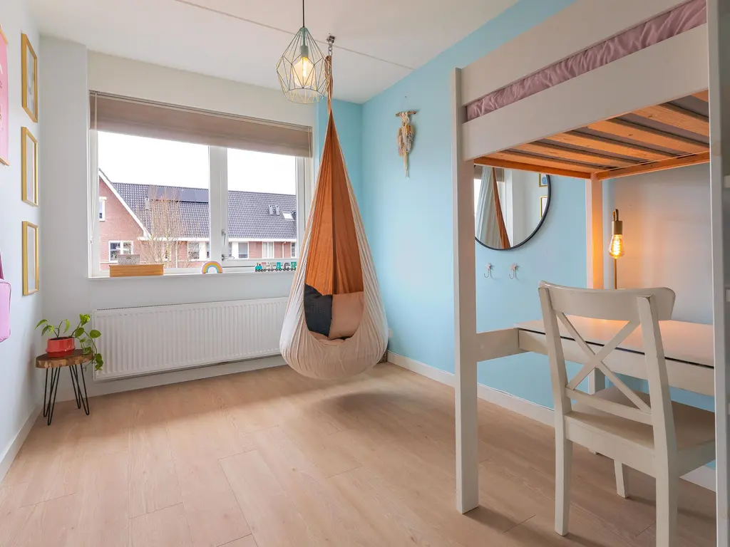 Albert van Damstraat 16, ZWAAG