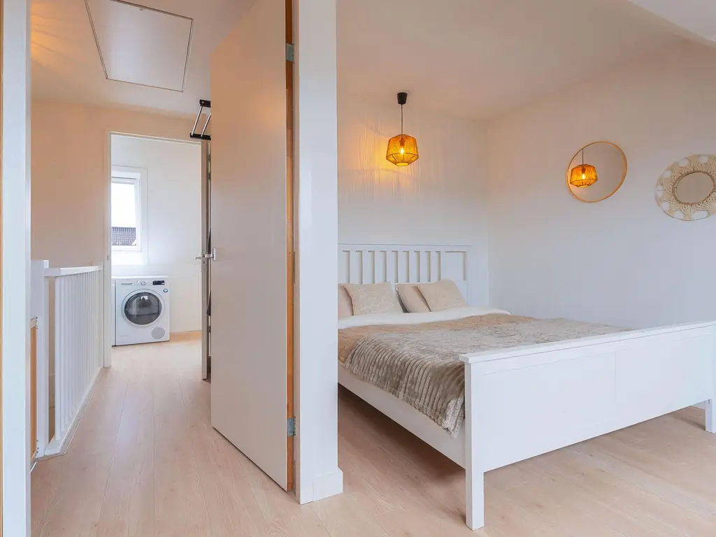 Albert van Damstraat 16, ZWAAG