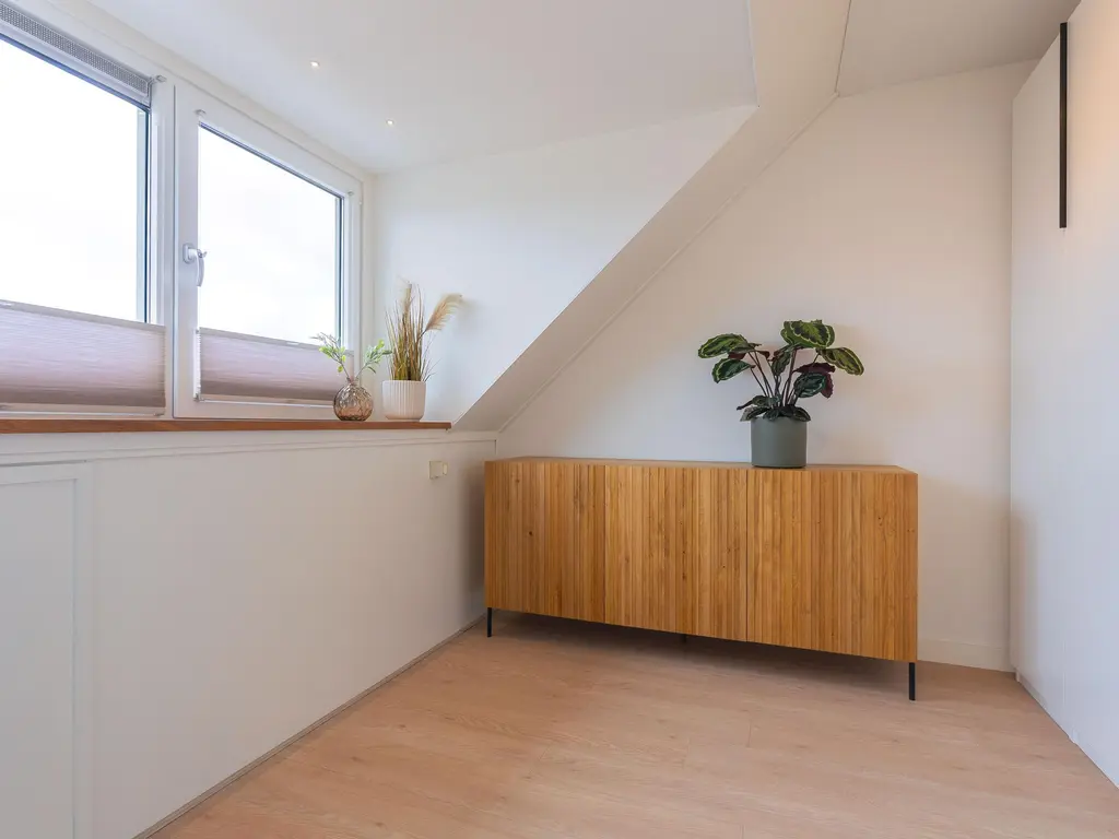 Albert van Damstraat 16, ZWAAG